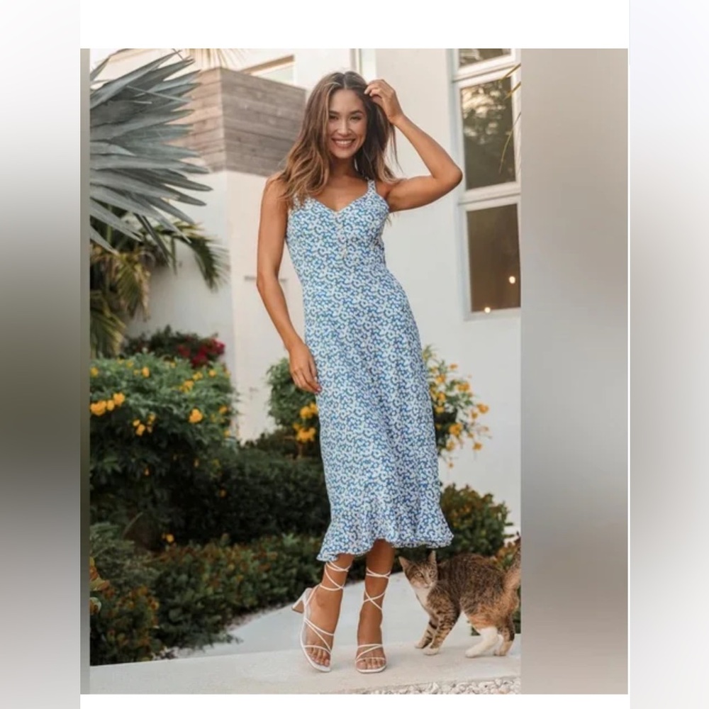 Lulu's Darling Daisies  Blue and‎ White Floral Midi dress  - worn about 3x